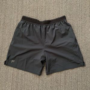 Fabletics Fundamental Shorts 7in, No Liner